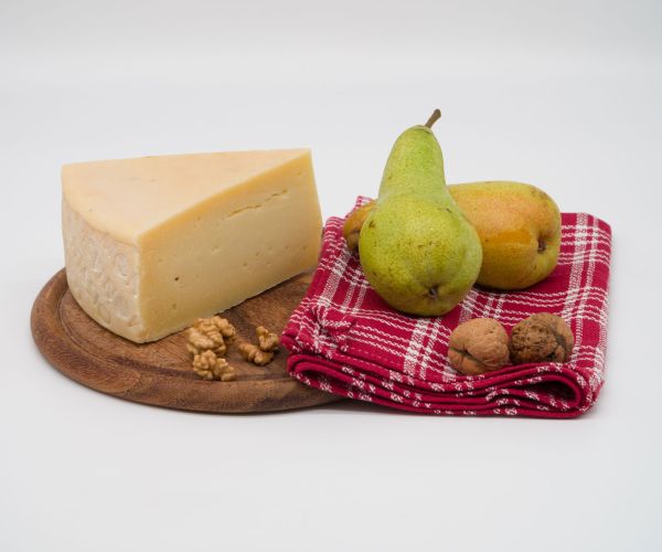 Montasio dop mezzano biologico