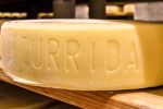 Forme di formaggio latteria